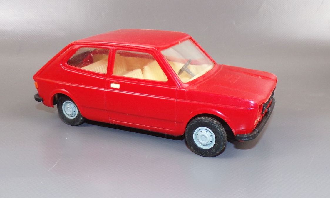 Anker Fiat 127 Rot mit Originalkarton