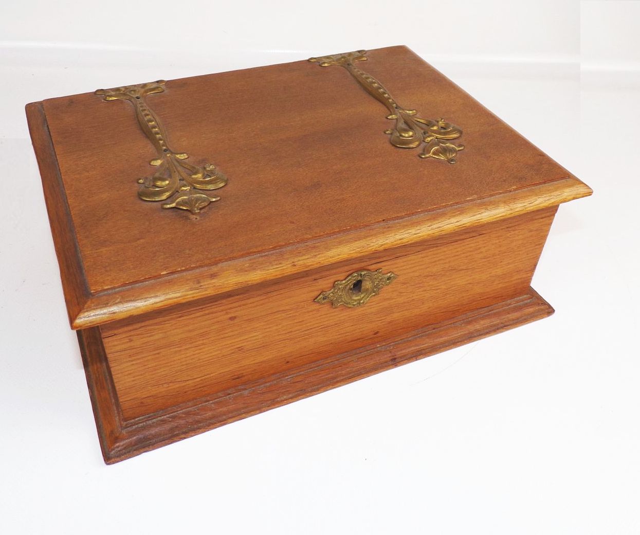 Jugendstil Schatulle mit Schlüssel Holz Box Aufbewahrung Antik 