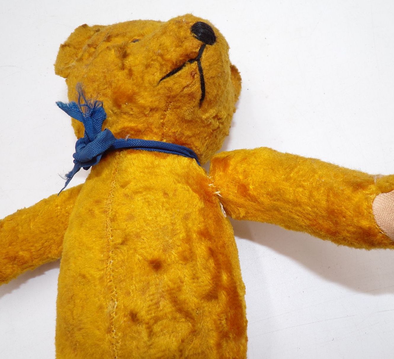 Alter Teddybär mit Glasaugen 28 cm