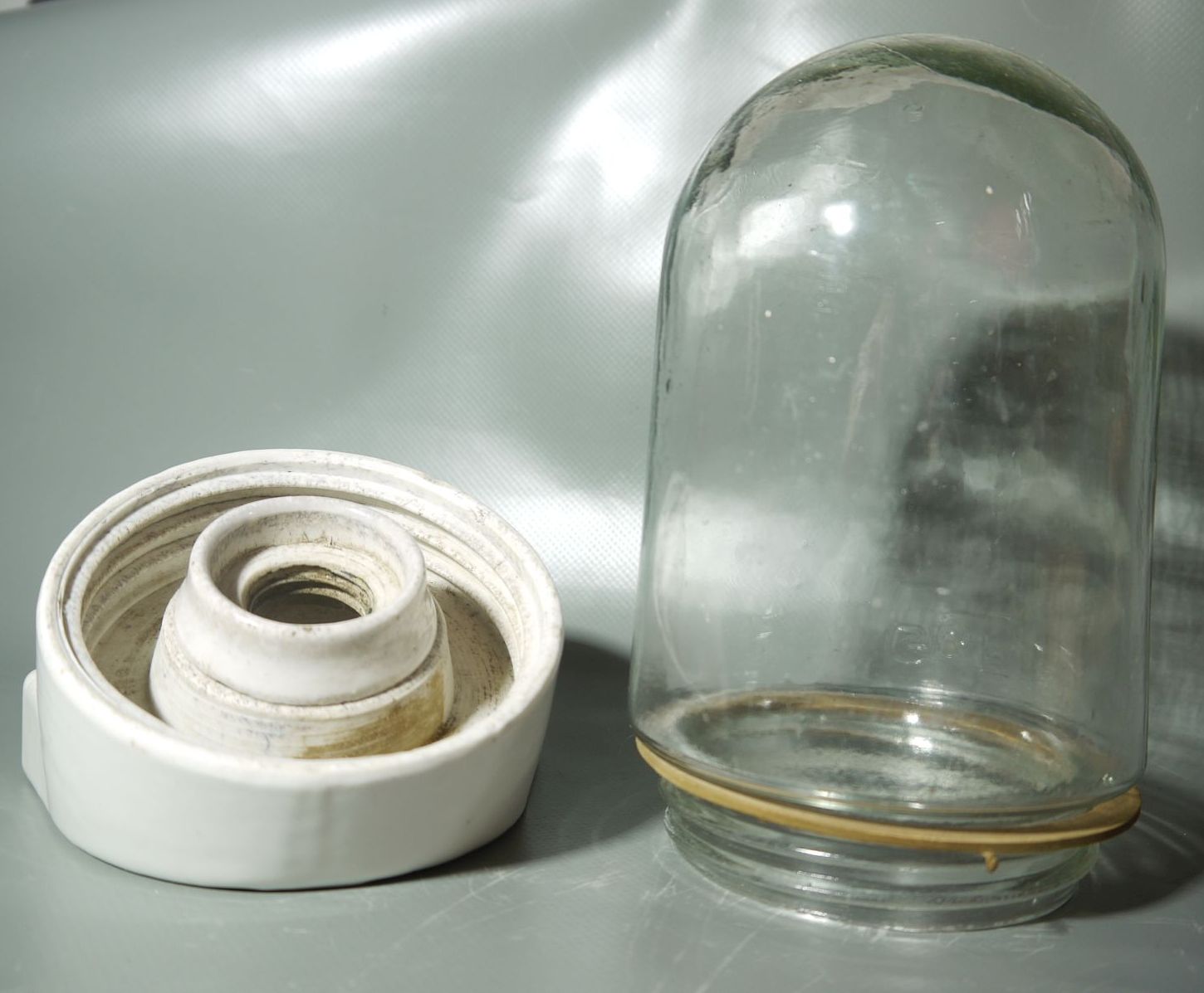 Design Leuchte Industrie alte Glaskolbenlampe schräg Porzellan Fassung