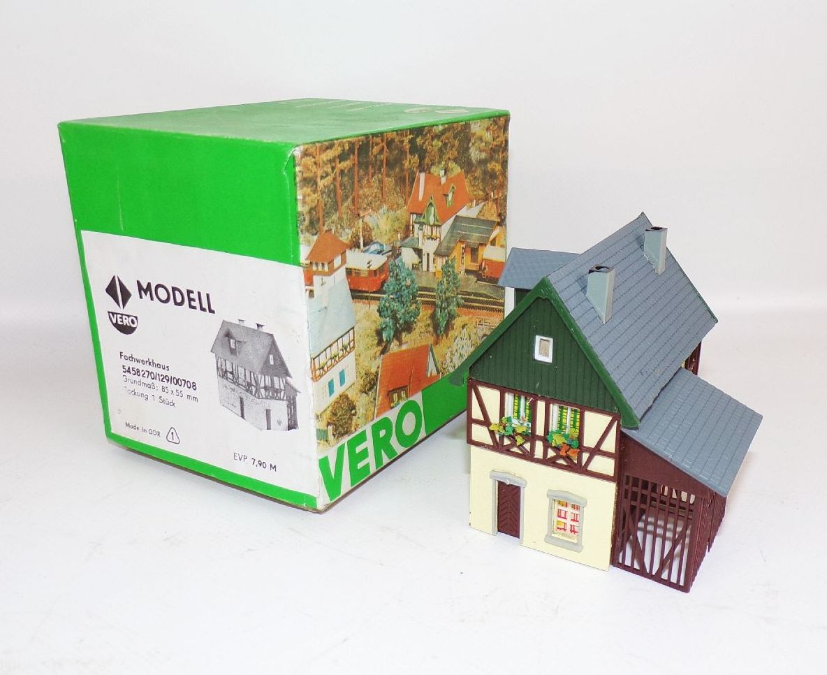 Altes Vero Modell Fachwerkhaus H0 TT mit Originalkarton DDR Gebäude
