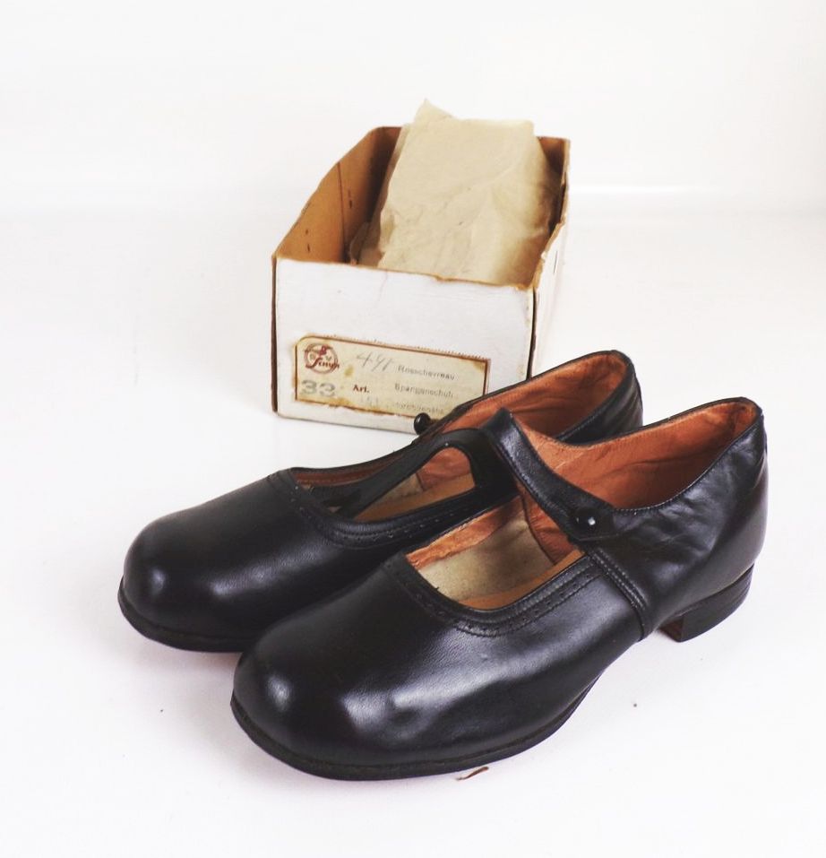 Alte Spangenschuhe Mädchen Schuhe Größe 33 Leder NOS vintage 
