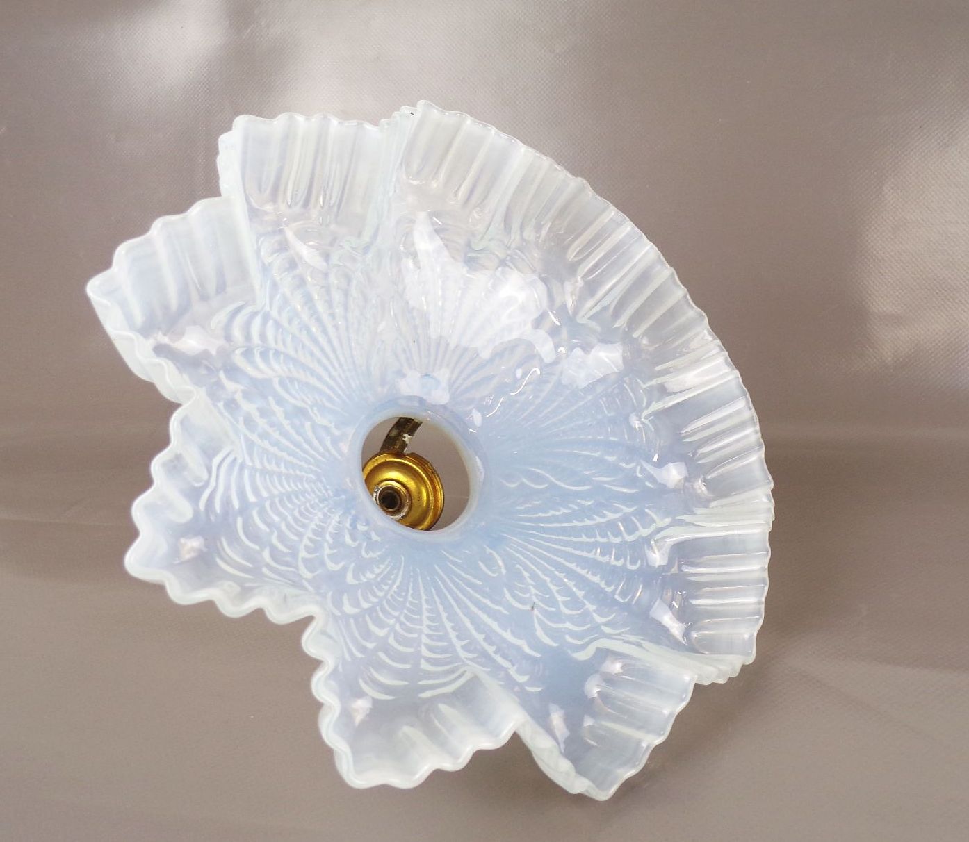 Alte Jugendstilleuchte Deckenlampe Milchglas um 1900 Messing