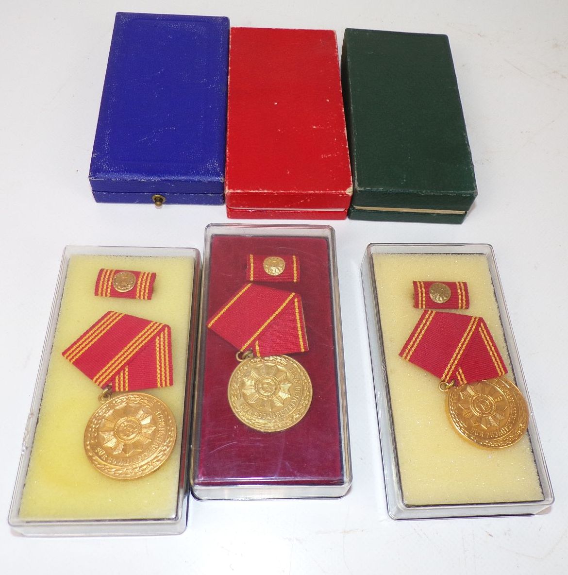 DDR Abzeichen Volkspolizei Für treue Dienste 6 Stück Auszeichnung Etui