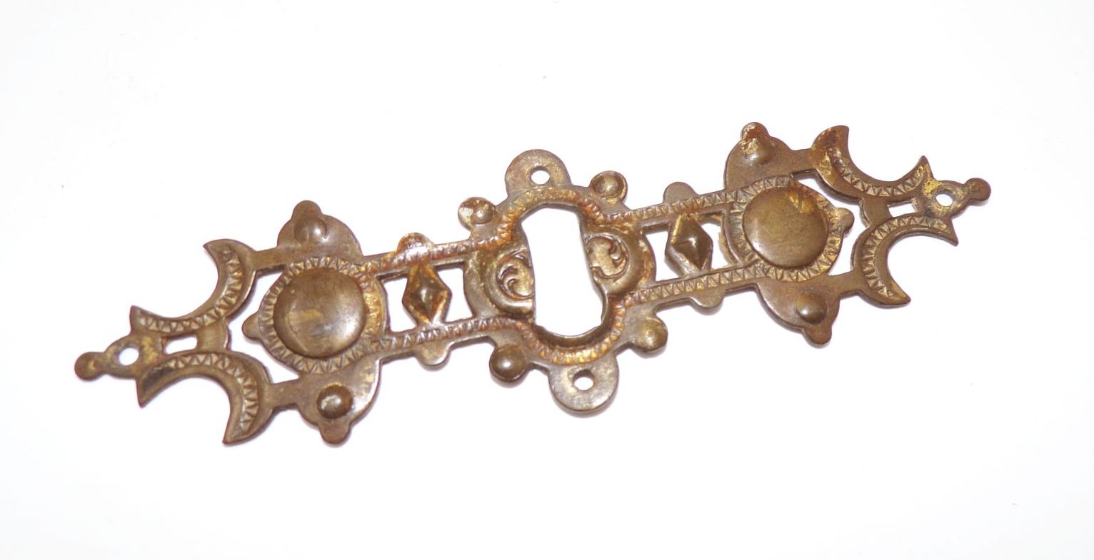 4 x Alte Möbelbeschläge Kommode Beschlag Messing Schlüsselloch Gründerzeit um 1880