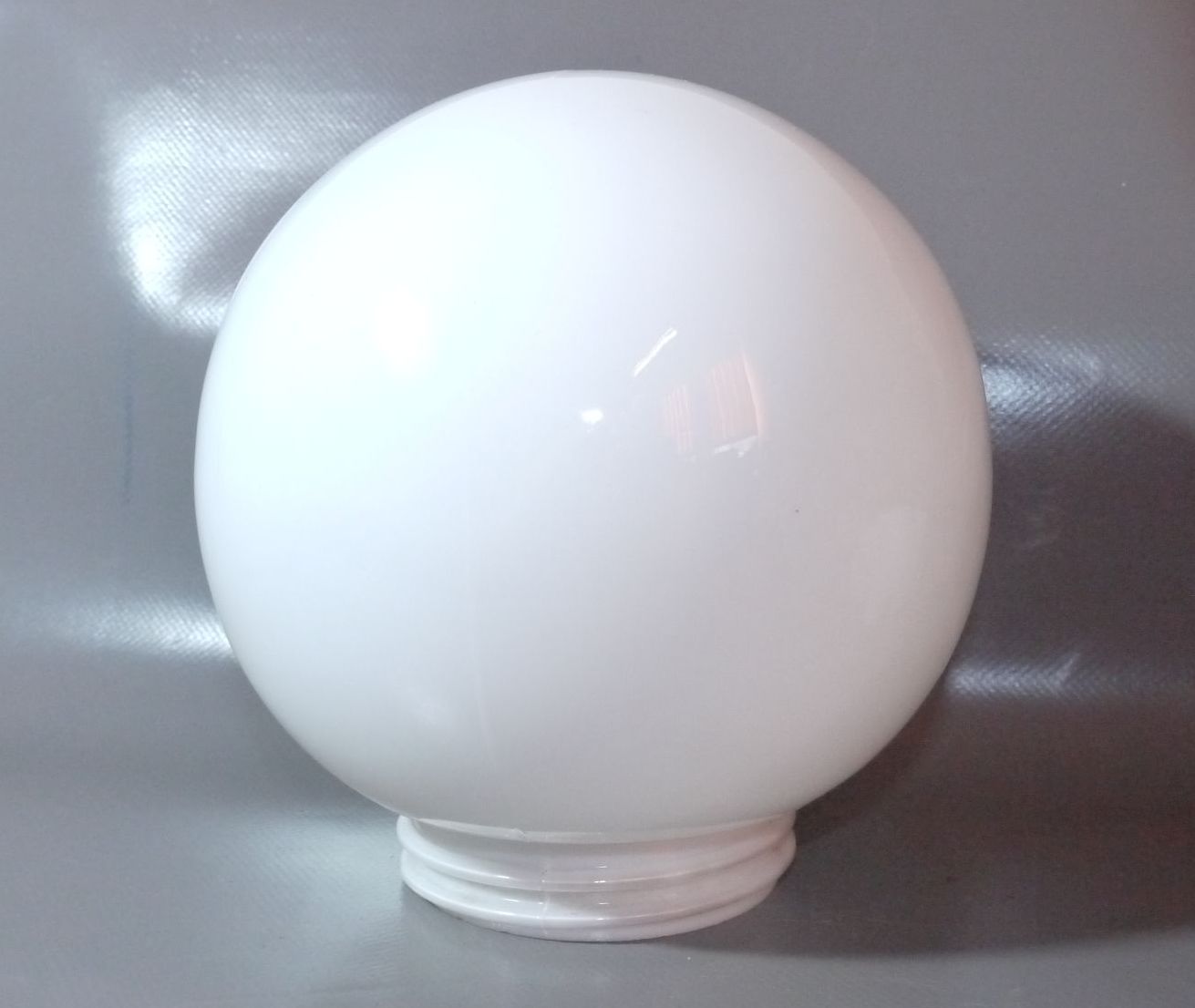 vintage Kugellampe alte Porzellan Fassung IP41 Glas Weiß Außenlampe