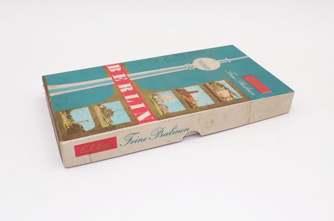 Alte Pralinenschachtel Berlin Fernsehturm Elfe DDR Reklame Deko Requisit 