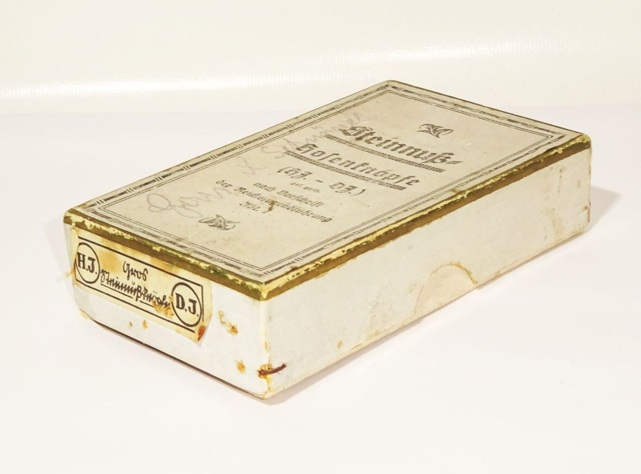 Pappdose Steinnuß Hosenknöpfe DJ Pimpfe 2 Wk