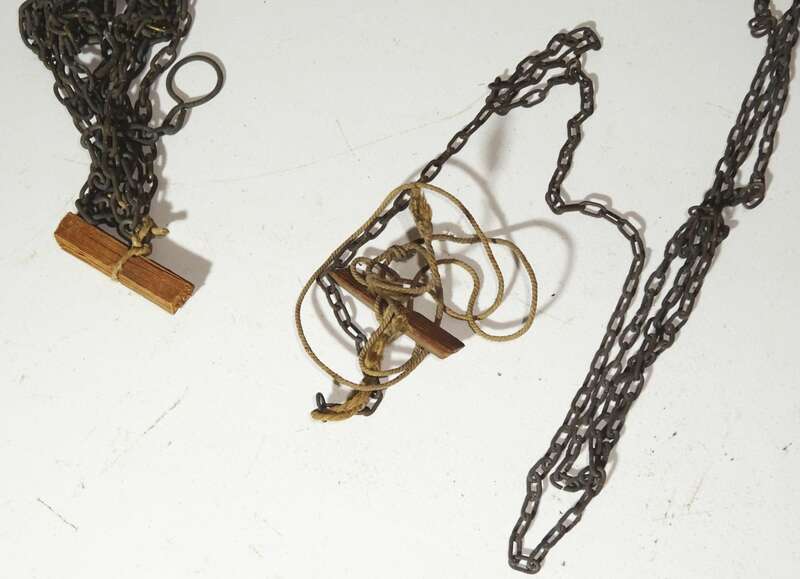 Schilderuhr 2 Stück um 1900 Wanduhr Deko zum herrichten