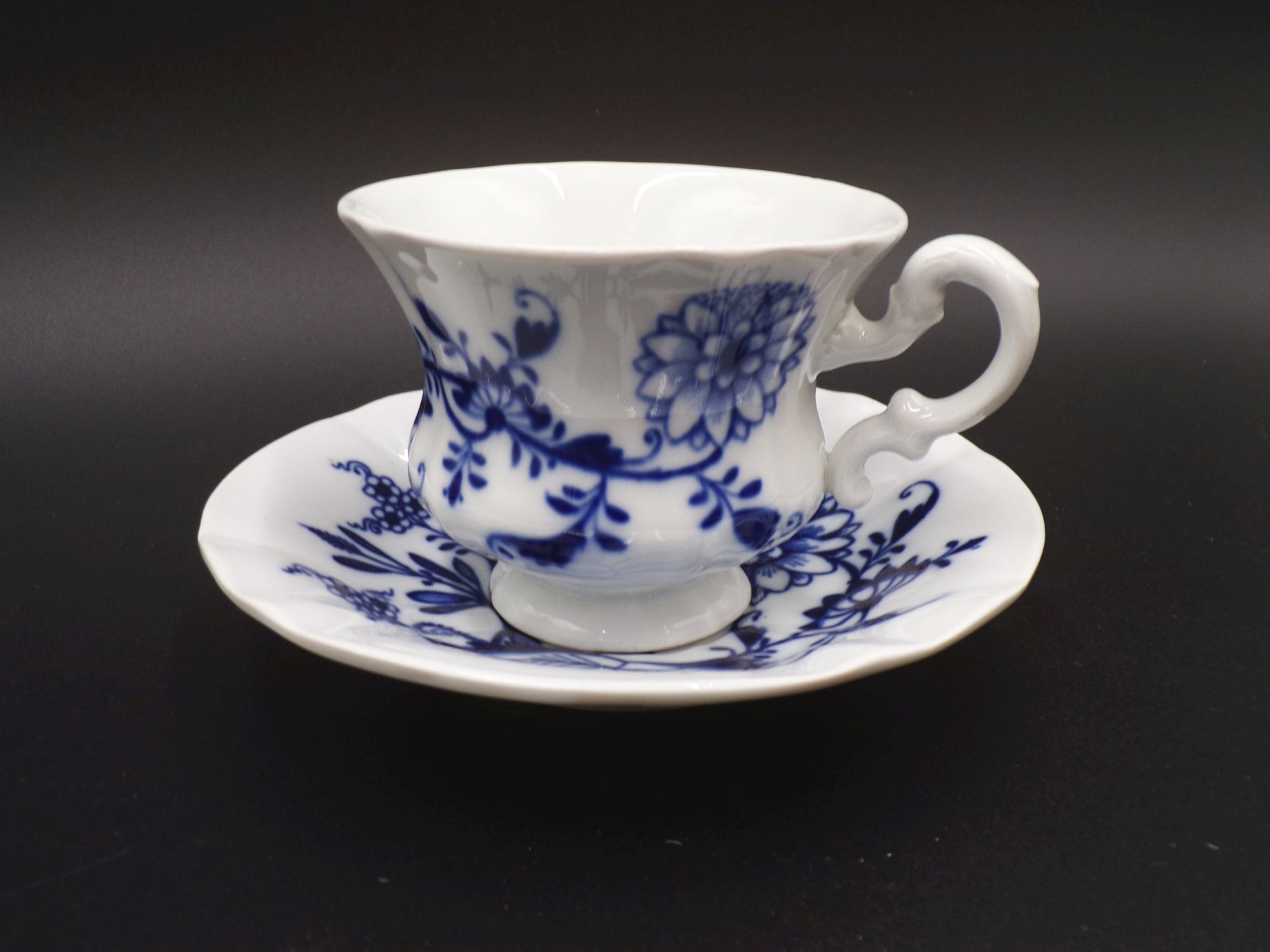 Alte Meissen Tasse mit Unterasse Zwiebelmuster 2 Wahl Form Knaufzeit