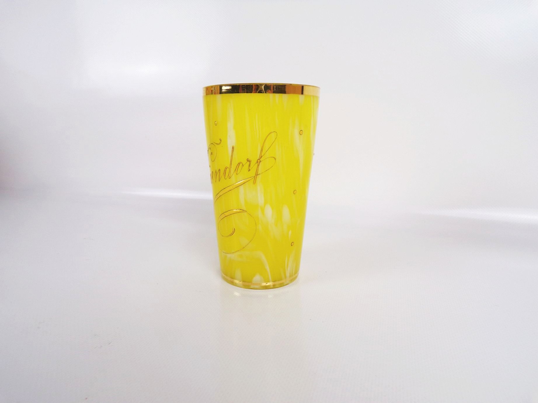 Altes Andenkenglas Niendorf um 1900 Gelb Weiß Emailmalerei Kröselglas Altes Andenkenglas Niendorf um 1900 Gelb Weiß Emailmalerei Kröselglas