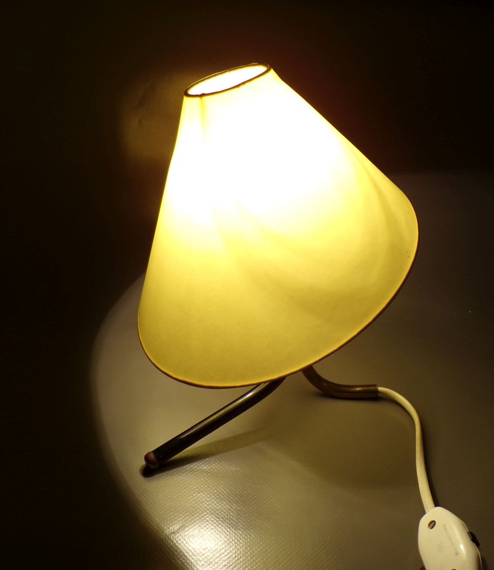 Alte Tischleuchte Dreibein E27 Gelb Vintage Retro Tütenlampe