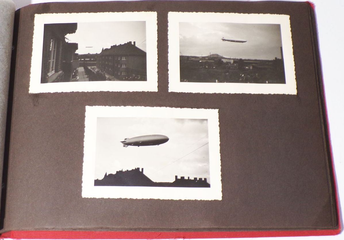Altes Fotoalbum Kindheit Spielzeug Schule Zeppelin Fotos um 1936 