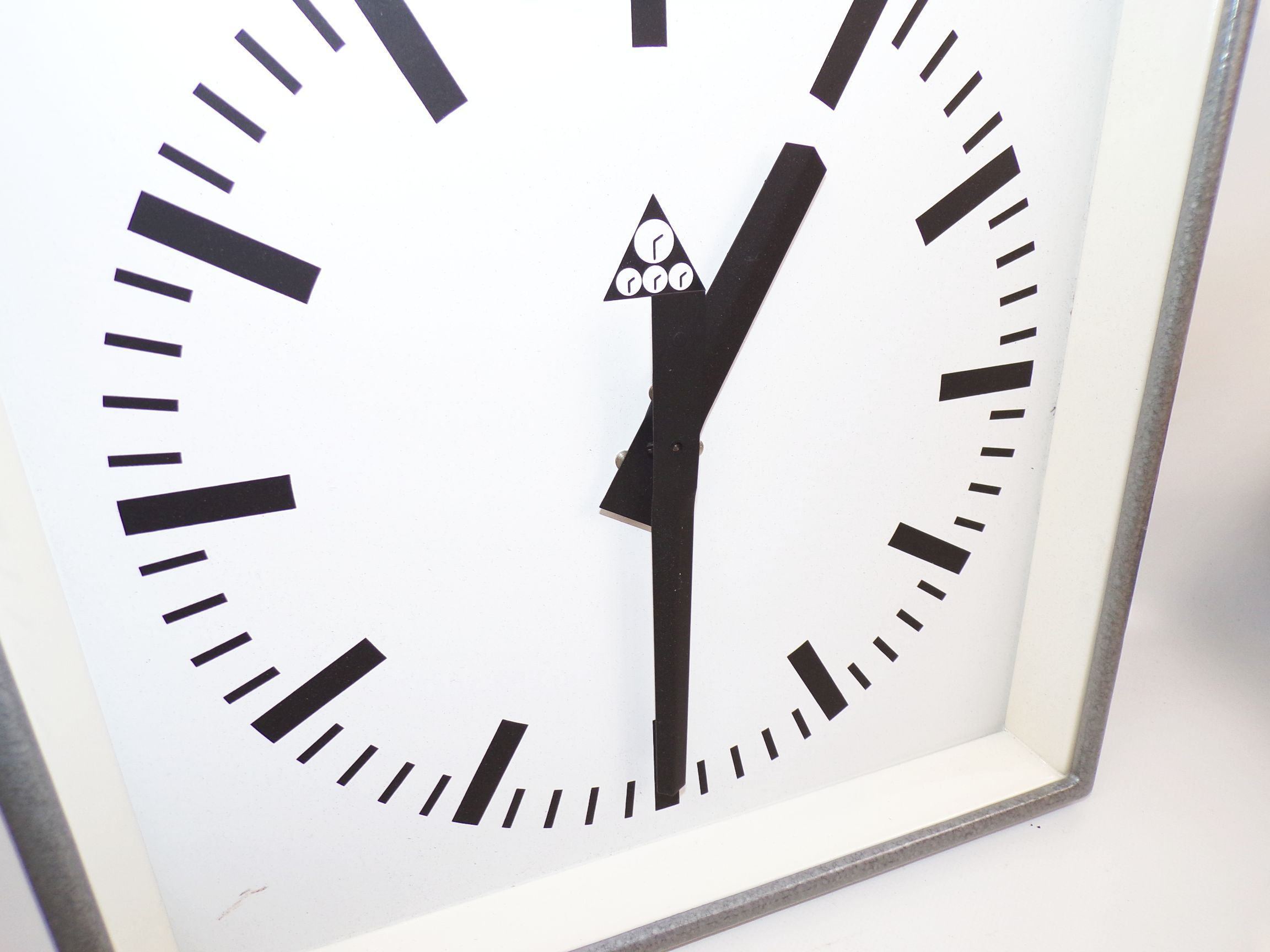 Pragotron Wanduhr Metall Bahnhofsuhr Industrie Design Uhr