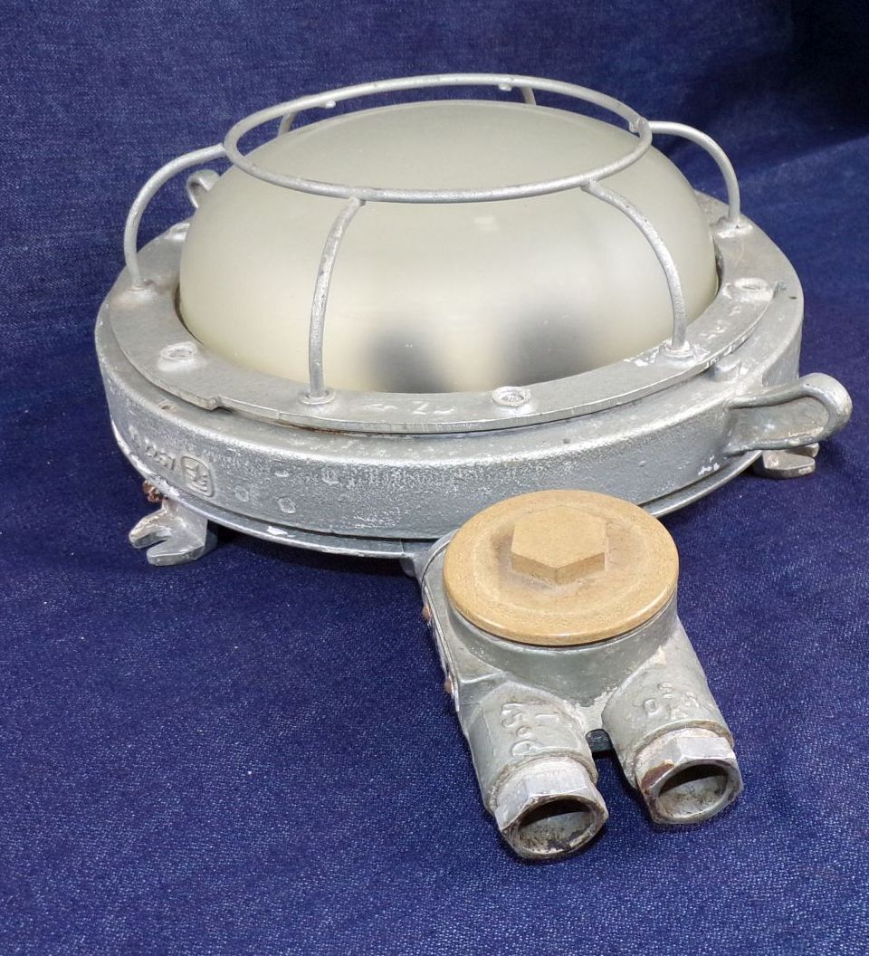 Alte Bunkerleuchte Rund E14 E27 Wandlampe Deckenleuchte Ex Gitter 