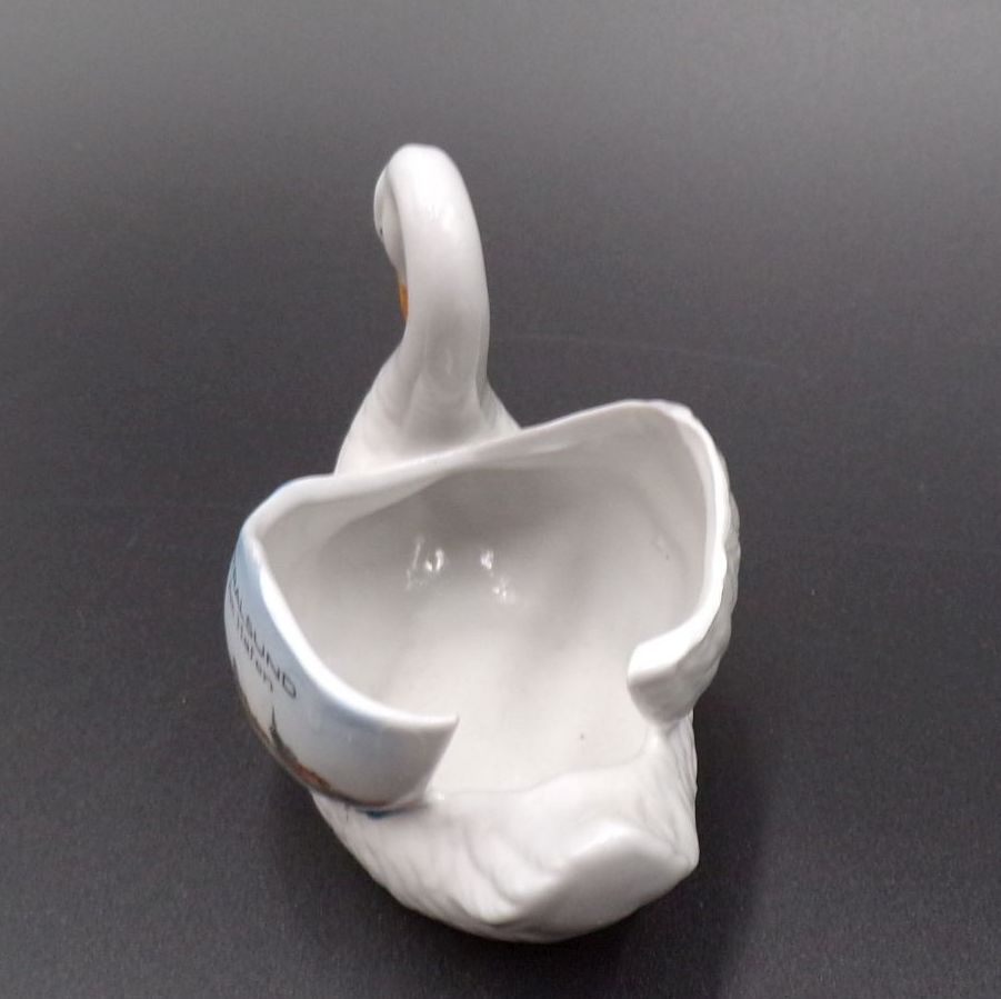 Alter Porzellanfigur Schwan Andenken an Stralsund Am Hafen 