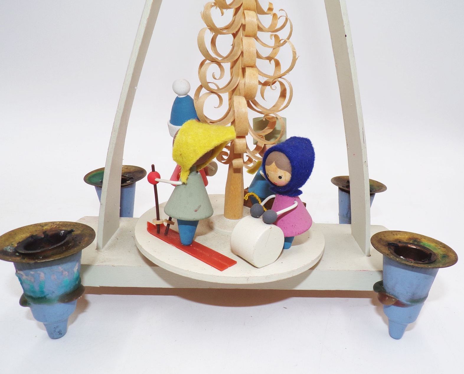 Vero Pyramide Kinder im Schnee Originalkarton Weihnachtsschmuck Vero Pyramide Kinder im Schnee Originalkarton Weihnachtsschmuck