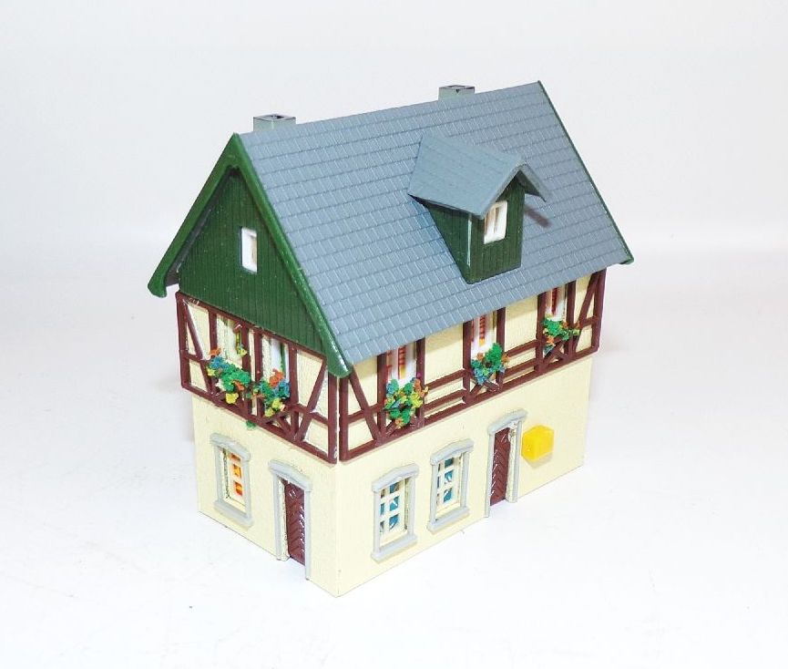 Altes Vero Modell Fachwerkhaus H0 TT mit Originalkarton DDR Gebäude