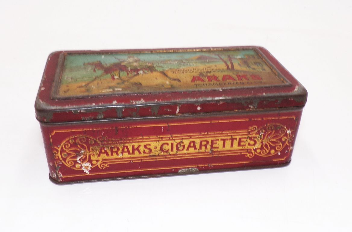 Alte Araks Zigaretten Blechdose um 1900 Tchamkerten Alte Araks Zigaretten Blechdose um 1900 Tchamkerten