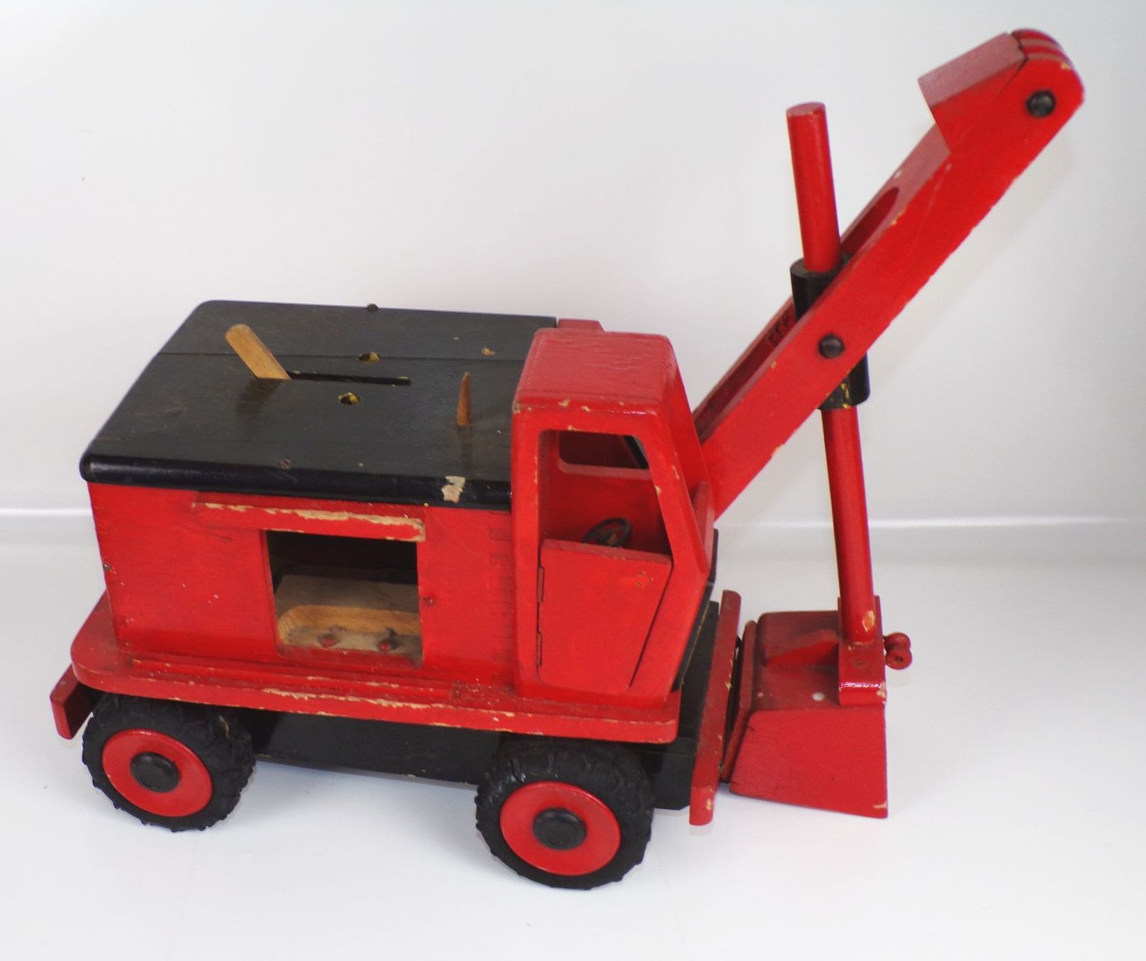 Alter Bagger DDR Holz Rot Drehbagger um 1960 Holzspielzeug