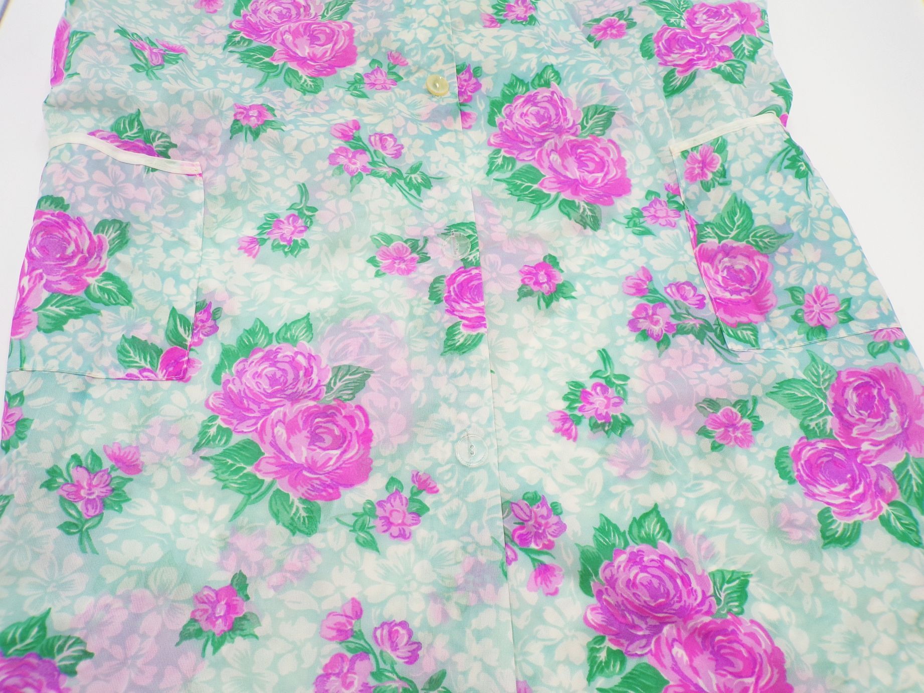 Alte Kittelschürze Dederon Blumen Bunt Größe 50 DDR Vintage Alte Kittelschürze Dederon Blumen Bunt Größe 50 DDR Vintage