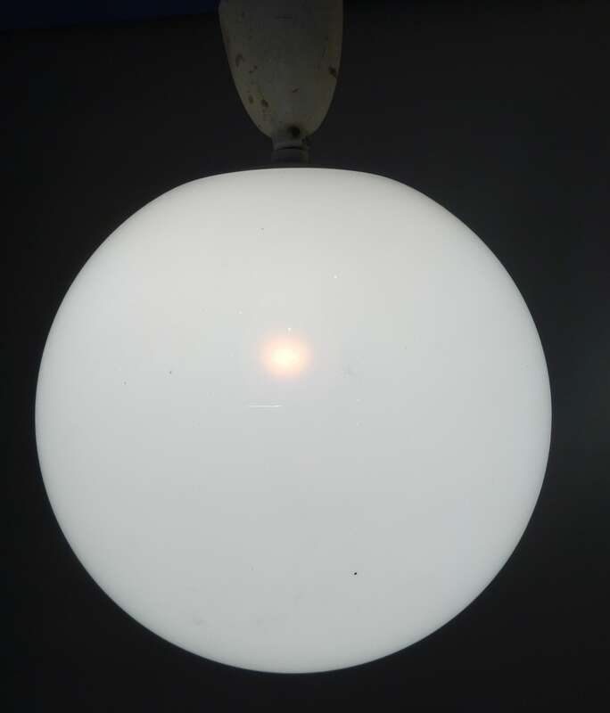 Alte Kugellampe Weiss Art Deco Bauhaus Leuchte Glaskugel 