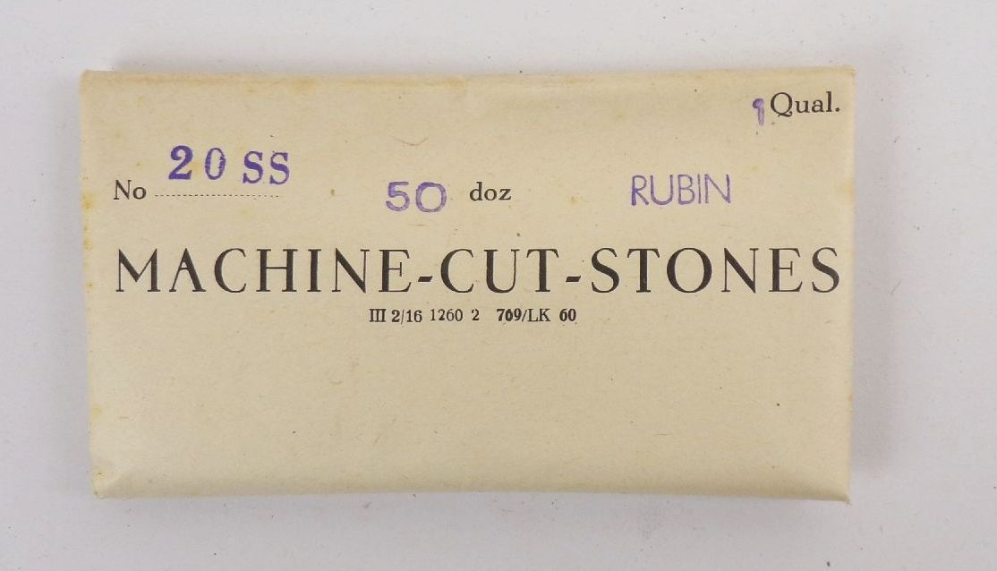 Strasssteine Rubin Rot Glas Steine Stras 600 Stück Alt Lagerware Basteln Glas Schmuck 