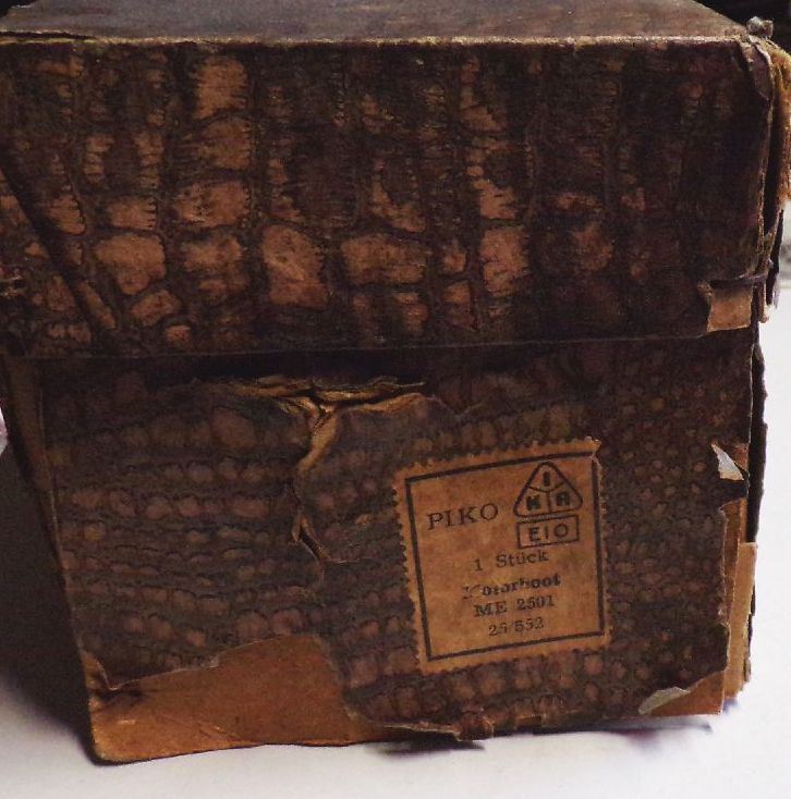 Piko Motorboot Bakelit Ausführung mit Motor Originalkarton 1950 er 