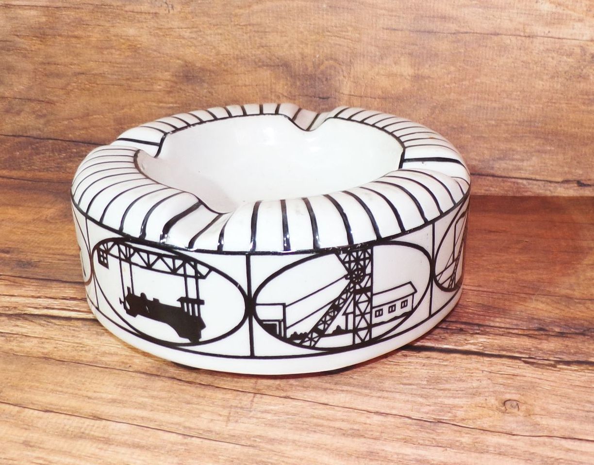 Alter Demag Porzellan Aschenbecher Art Deco 