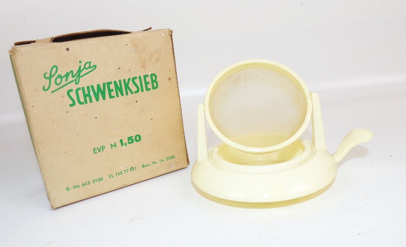 DDR Sonja Tee Schwenksieb Plaste Originalkarton