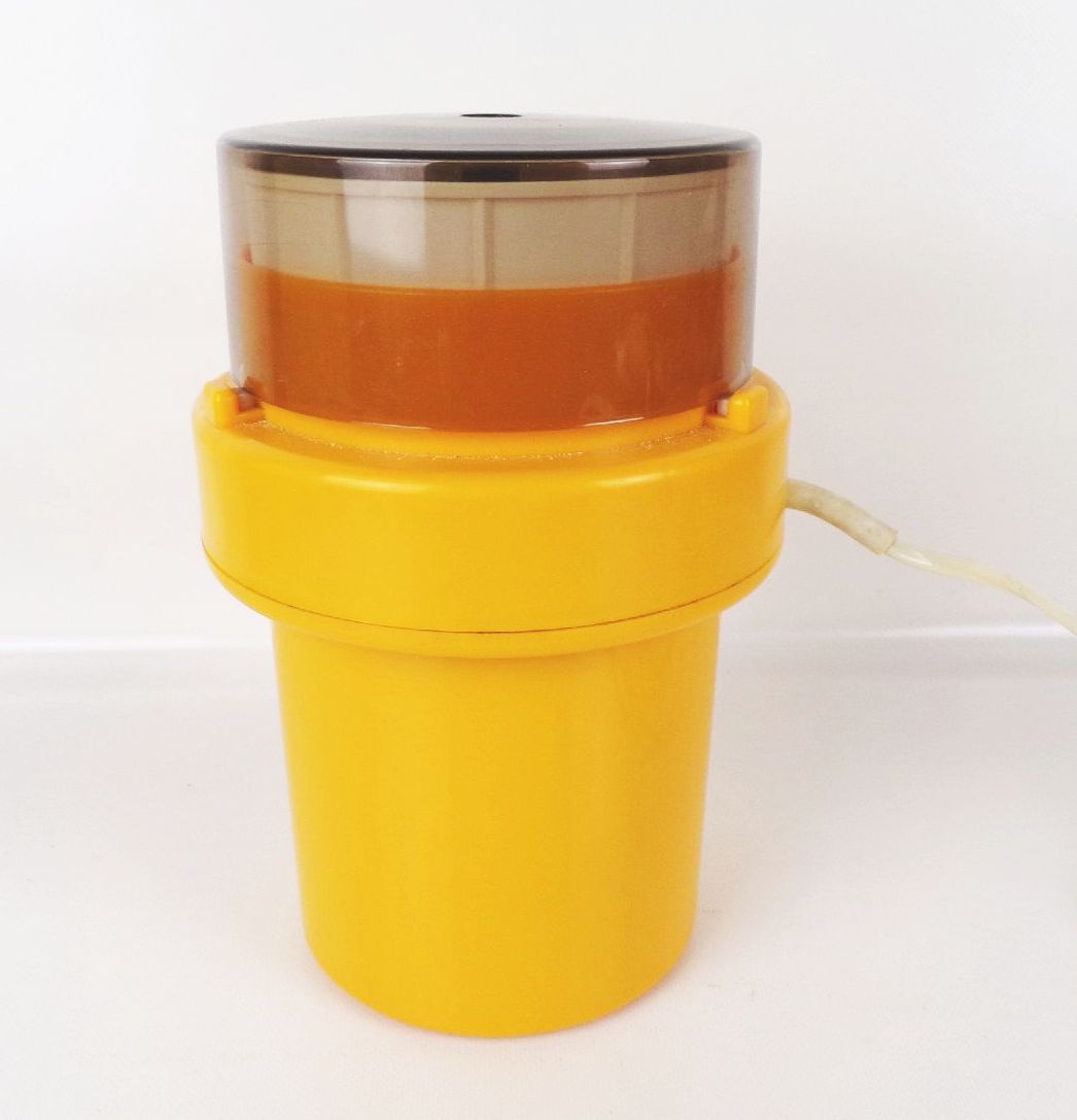 Multiboy DDR Zerkleinerer Küchenhelfer Küchengerät Gelb Multiboy DDR Zerkleinerer Küchenhelfer Küchengerät Gelb