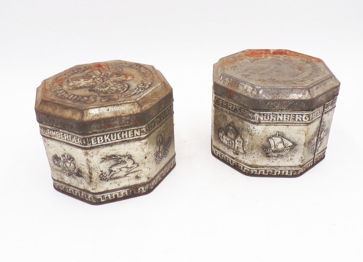 2 alte Blechdosen Gebrüder Seim Nürnberg Lebkuchen Schokolade 1930er 2 alte Blechdosen Gebrüder Seim Nürnberg Lebkuchen Schokolade 1930er