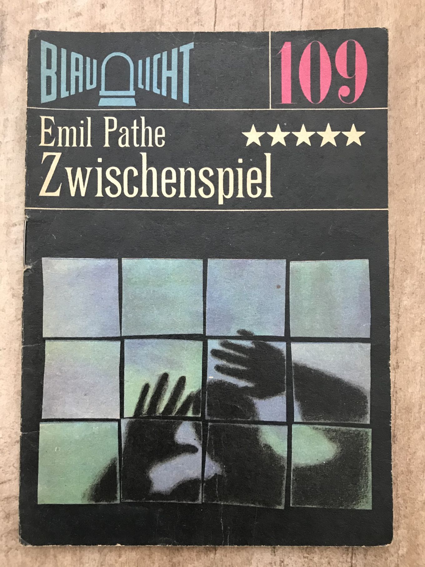 Blaulicht verschiedene Hefte DDR Romane Auswahl Krimi Reihe