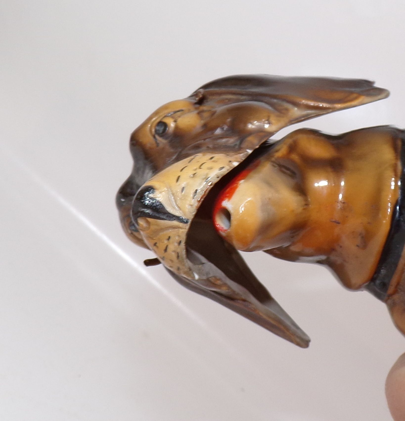 Alte Figurenkanne Dackel Dachshund Teckel Likör Flasche Ausgießer DRGM