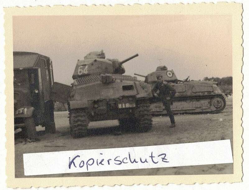Foto französischer Panzer Tank Kennung 64 deutscher Soldat Beutepanzer 2 Wk 