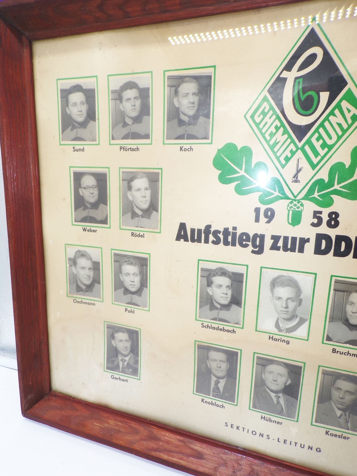 Altes Fußball Mannschaft Bild Chemie Leuna 1958 Aufstieg zur DDR Liga Altes Fußball Mannschaft Bild Chemie Leuna 1958 Aufstieg zur DDR Liga
