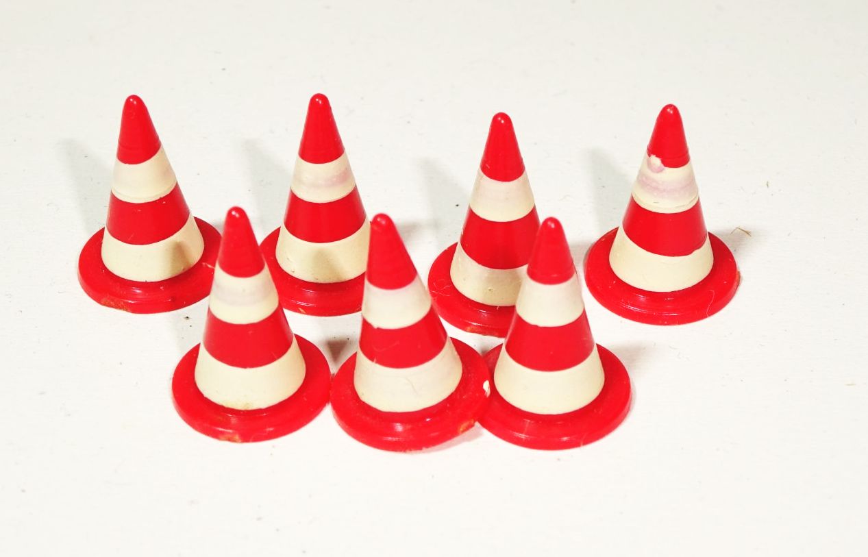 Espewe Barkas Kleinlöschfahrzeug Pylonen OVP H0 DDR Modellauto