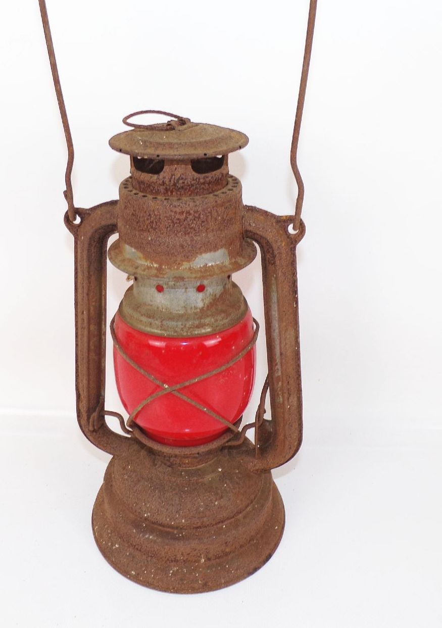 Petroleumlampe Bat 159 Rot alte Sturmlaterne Petroleumlampe Bat 159 Rot alte Sturmlaterne