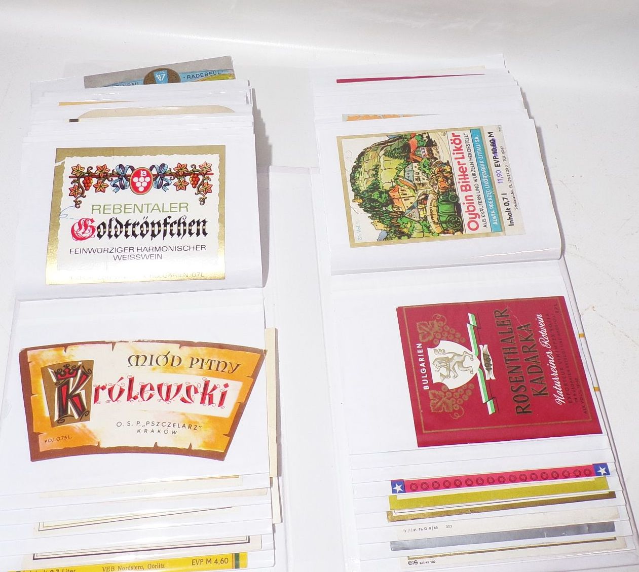 Konvolut alte Bieretiketten und Weinetiketten Konvolut alte Bieretiketten und Weinetiketten