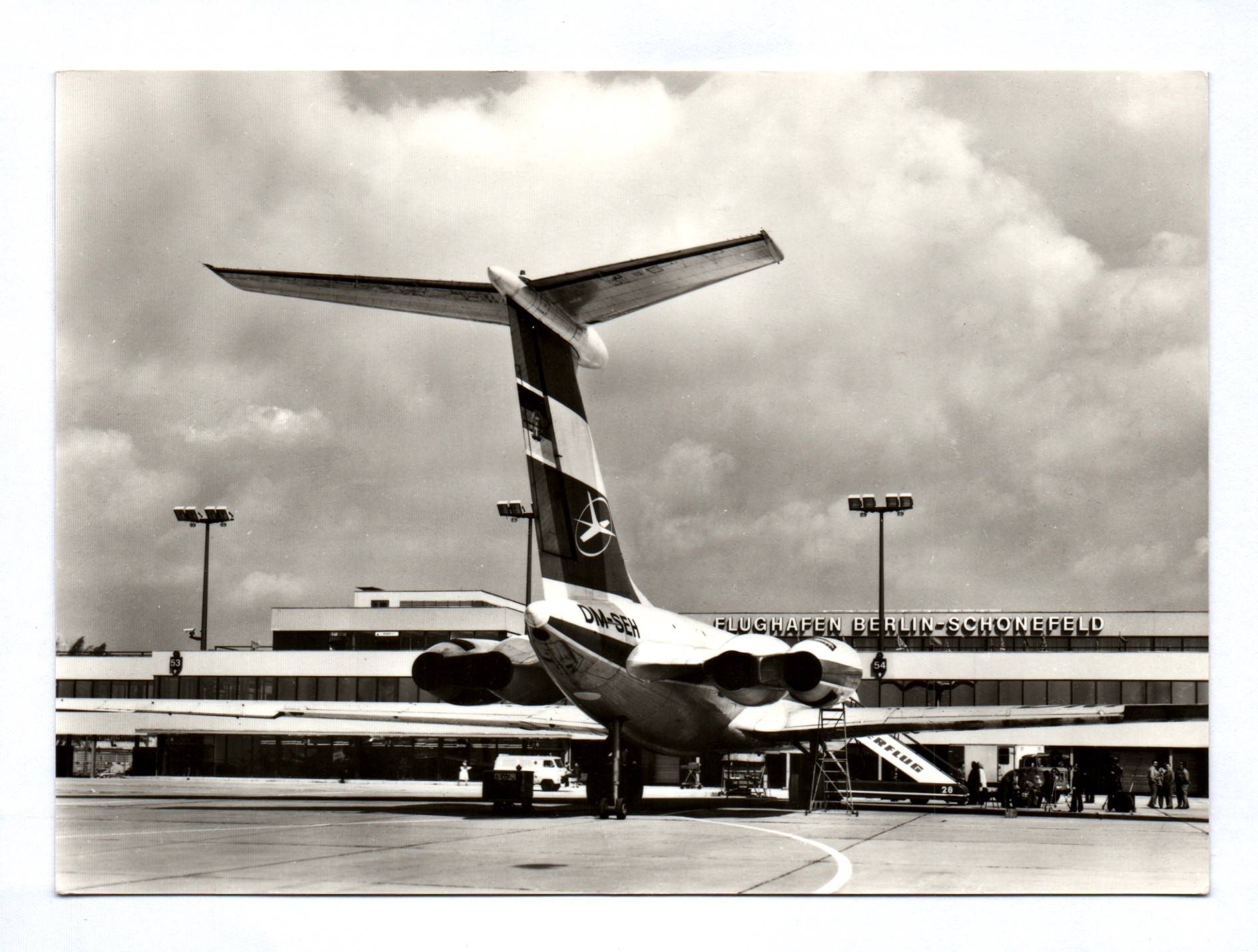 Ak Interflug Flughafen Berlin Schönefeld Ak Interflug Flughafen Berlin Schönefeld