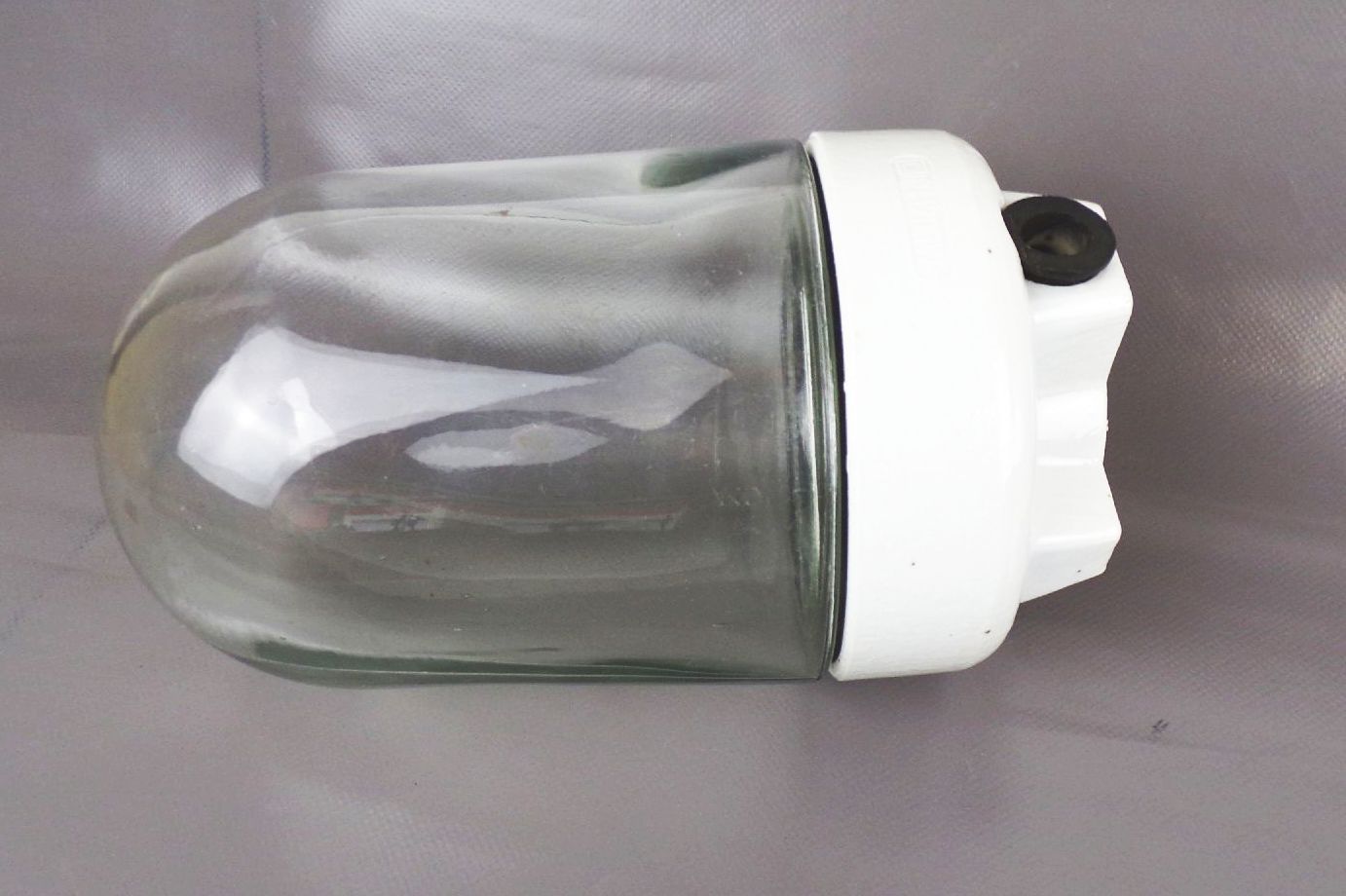Alte Glaskolbenlampe Keramik Glas E27 Kellerlampe Leuchte Industrie Design