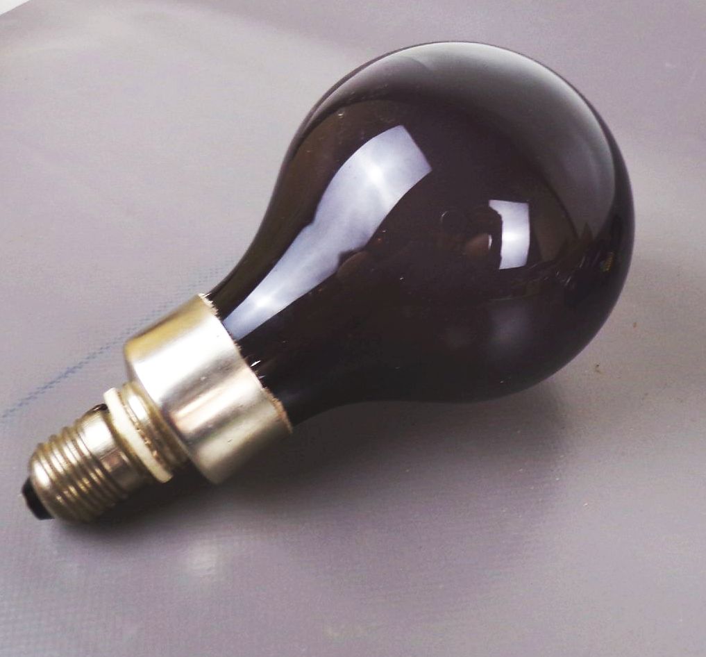 Alte Osram Birne Ultra Vitalux 220 V 330 W E27 alte Glühleuchte Glühlampe Alte Osram Birne Ultra Vitalux 220 V 330 W E27 alte Glühleuchte Glühlampe