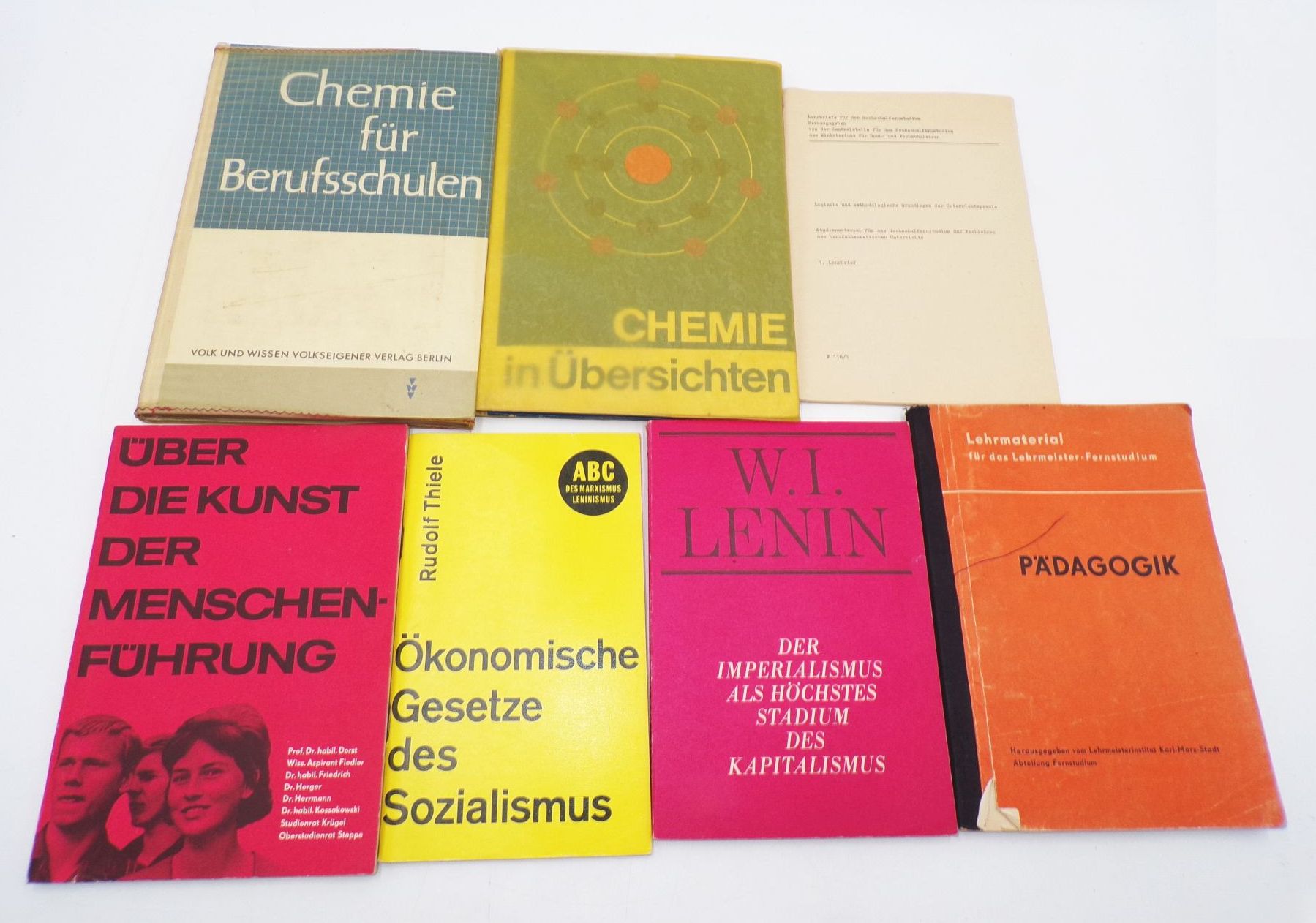 Konvolut Schulbücher DDR Physik Chemie Mathematik Staatsbürgerkunde Konvolut Schulbücher DDR Physik Chemie Mathematik Staatsbürgerkunde
