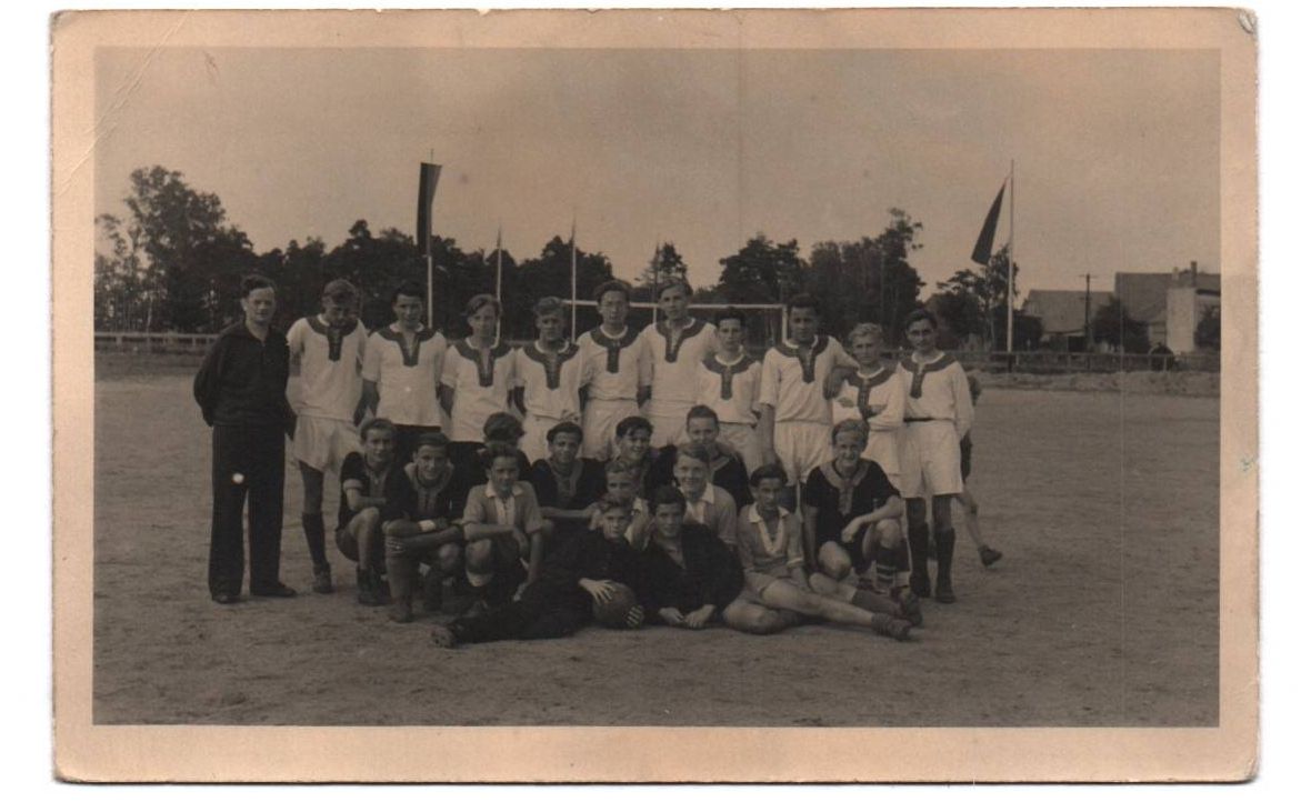Foto Niesky Sportler Sportfest 1952 Foto Niesky Sportler Sportfest 1952