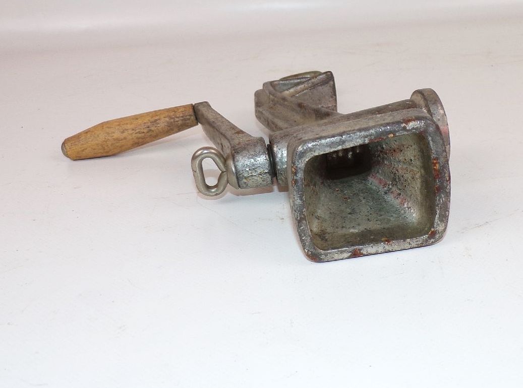 DDR Mohnmühle Küchenhelfer Gewürzmühle vintage