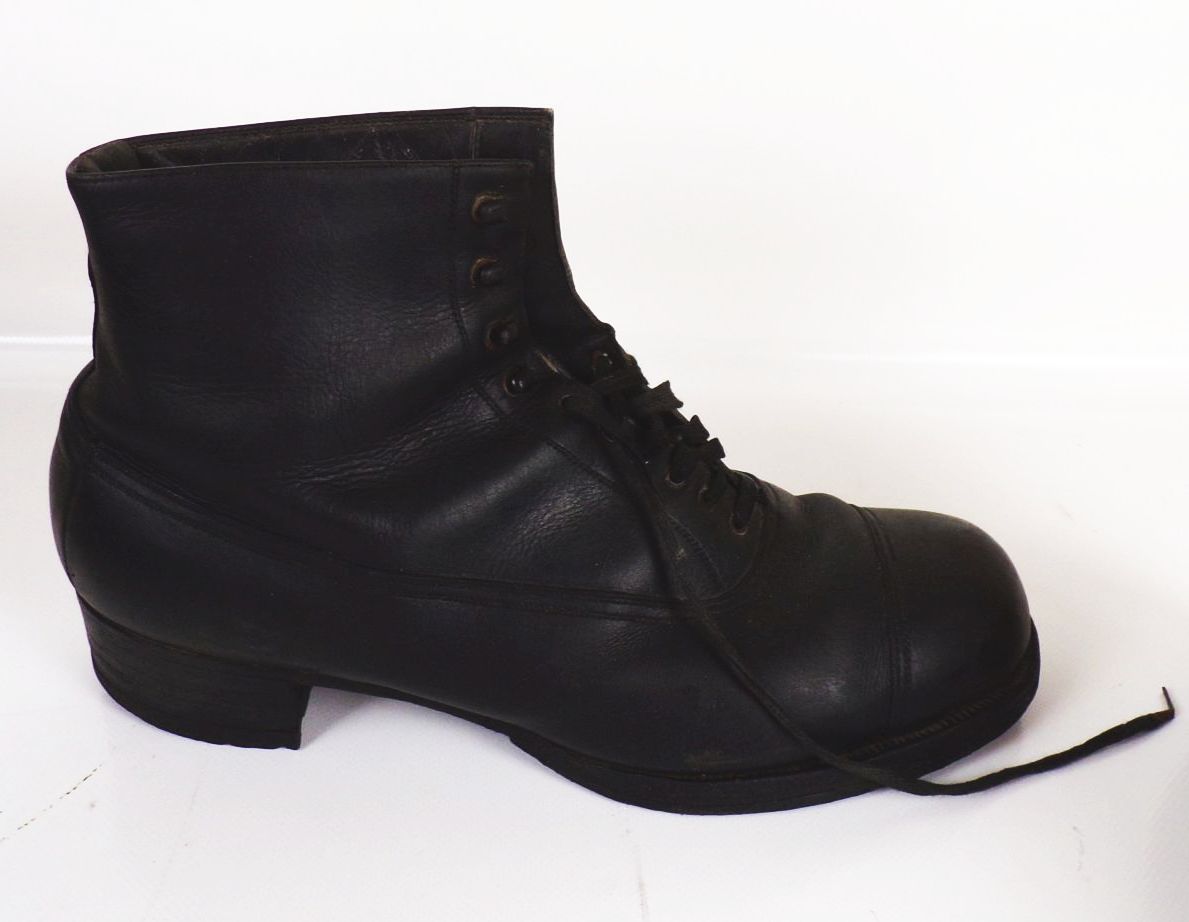 Alte Herren Schuhe Schwarz Leder 1940er gefüttert Größe 41 Vintage Alte Herren Schuhe Schwarz Leder 1940er gefüttert Größe 41 Vintage