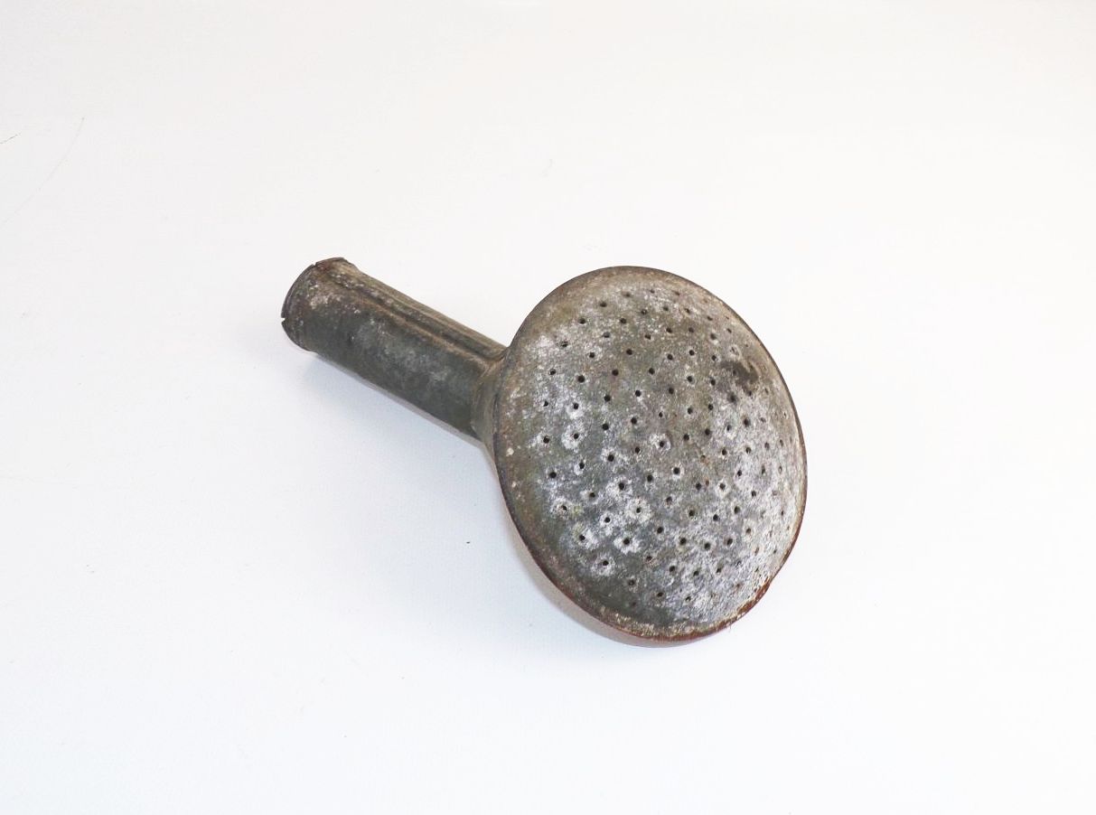 Alter Aufsatz für Zinkgießkanne Garten Bewässerung Tülle