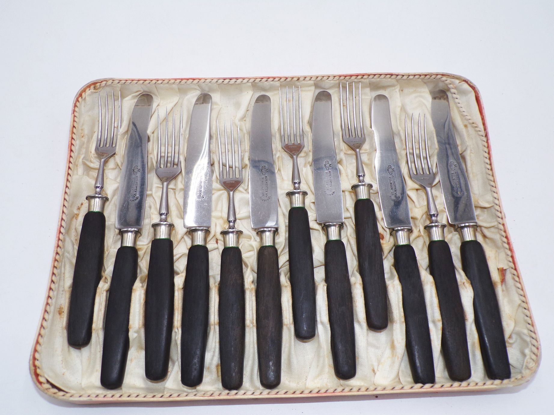 Altes Besteck 12 Teile Merten Solingen Eichenlaub Ebenholz Gabel Messer Antik Altes Besteck 12 Teile Merten Solingen Eichenlaub Ebenholz Gabel Messer Antik