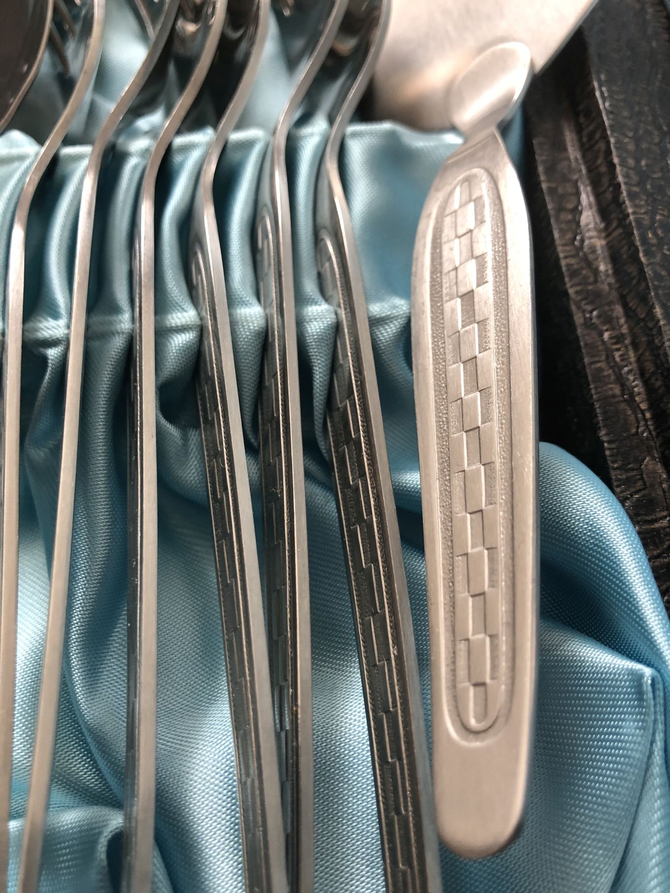 DDR Besteck 27 teilig ABS Rostfrei Löffel Messer Gabel Besteckkoffer