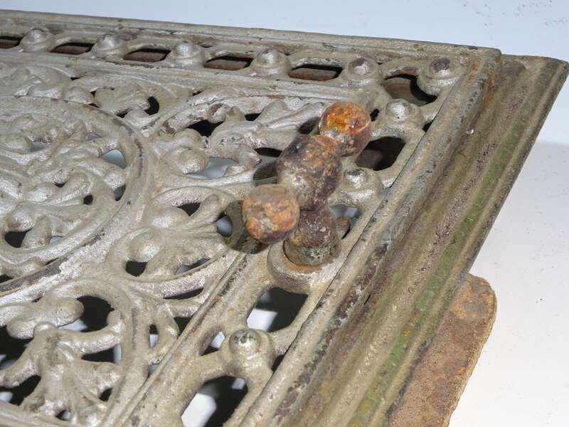 Alte Ofentür Lüftung Gusseisen Deko Gründerzeit 